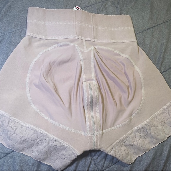 Colombian Faja - Picture 5 of 8